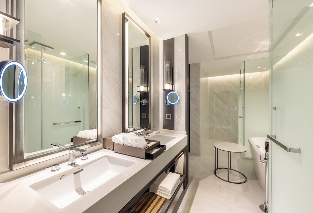 Eastin Grand Hotel Phayathai 48/50