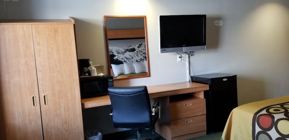 Royal Inn Midvale 39/49