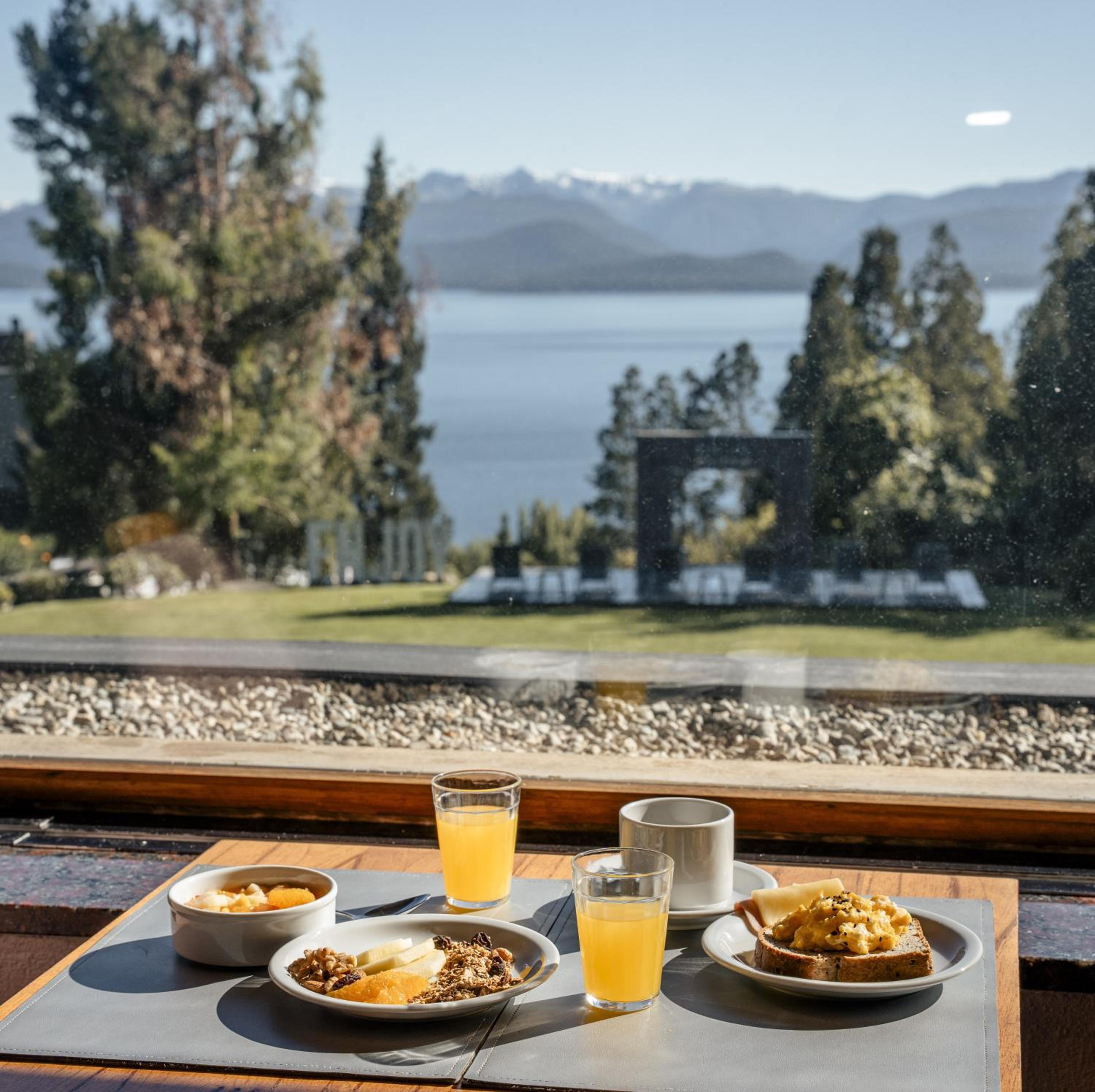 Basia Hotel & Sushi 18/25
