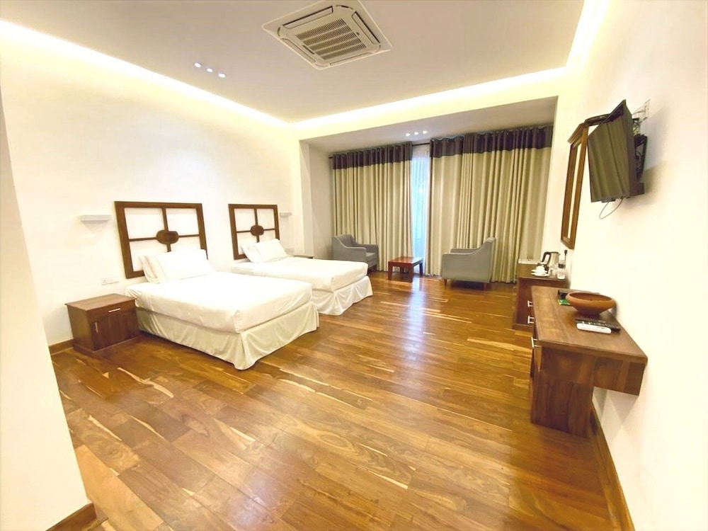 DELUXE, DOUBLE BED