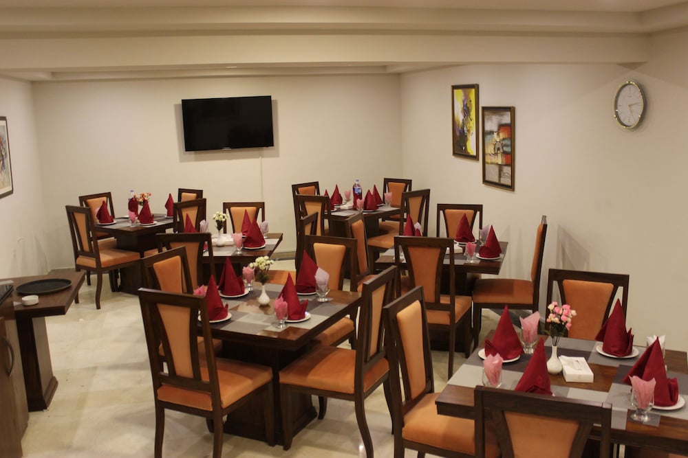 S Chalet Islamabad 46/60