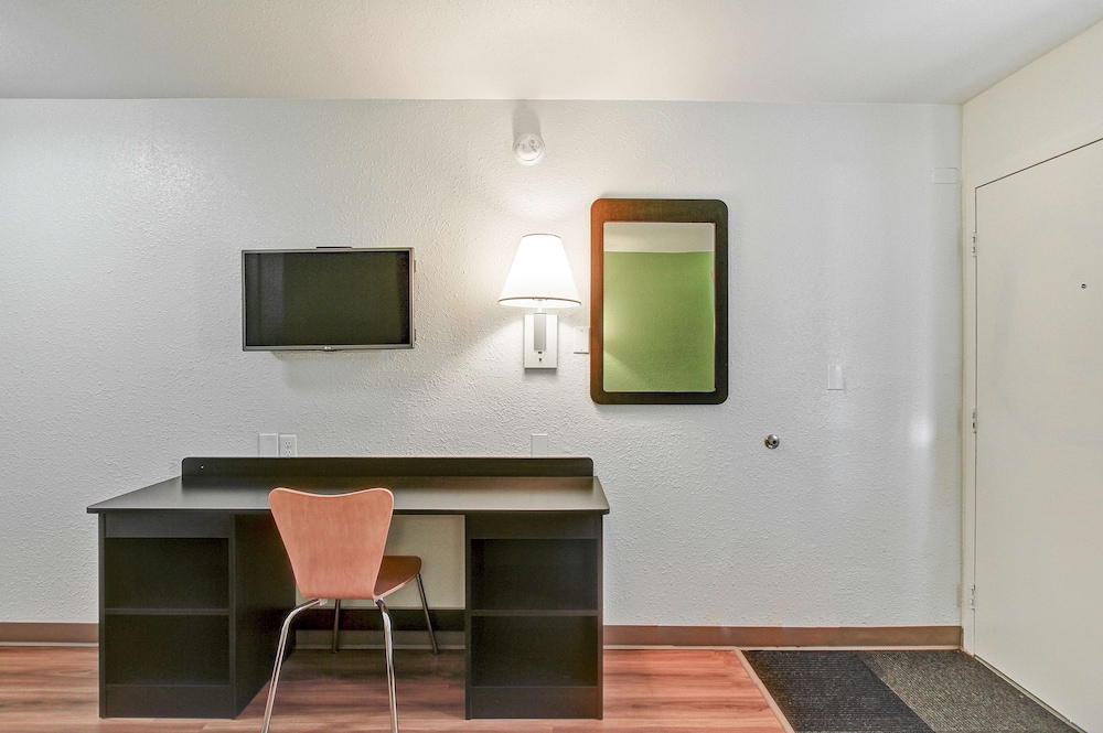 Motel6 Green Bay, WI 30/36