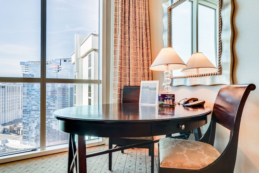 Jet Luxury Resorts @ The Signature Condo Hotel 51/69