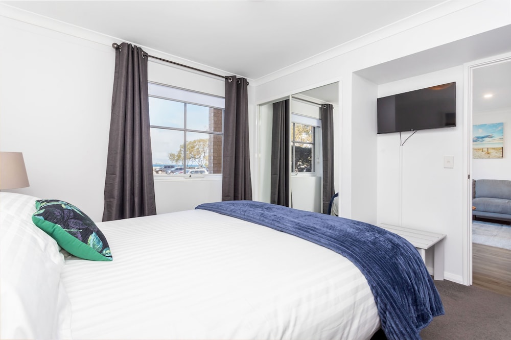 2 Bedrooms, Apartment, Queen and Twin Beds, Ocean Floor