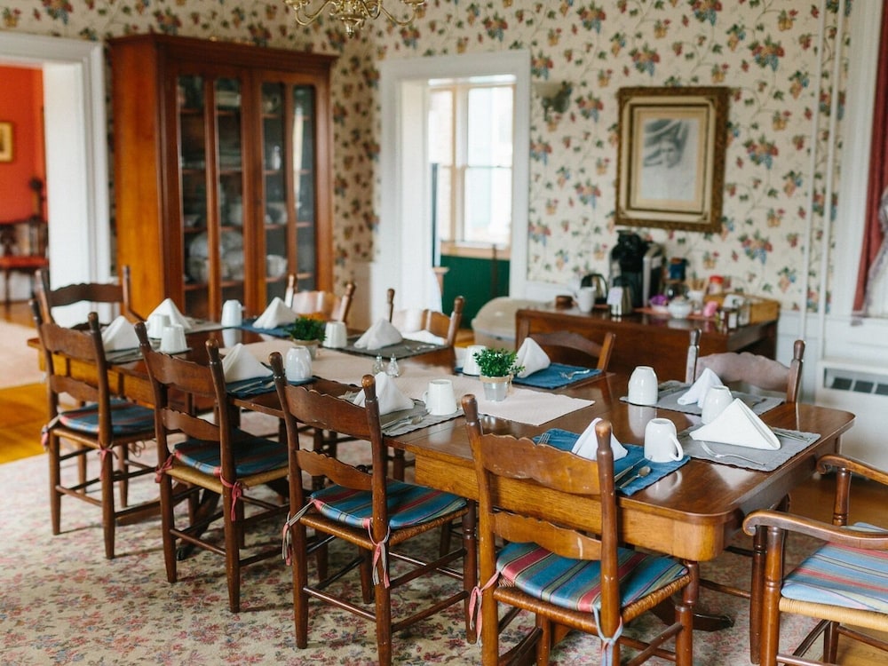 Cave Hill Farm Bed and Breakfast 41/50