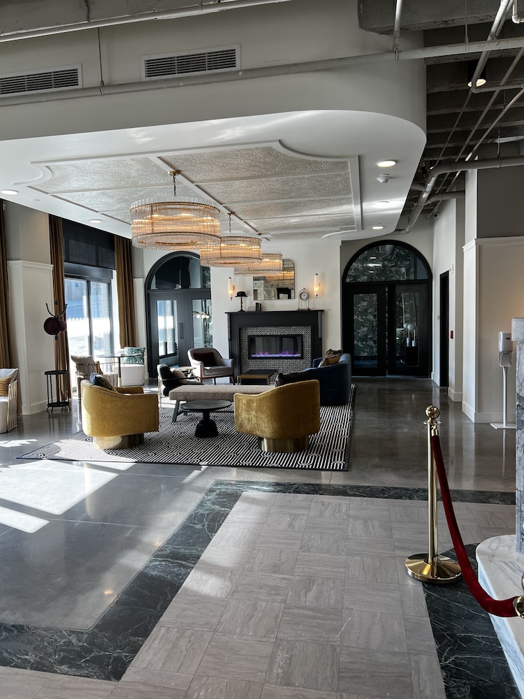 Hotel Indigo Omaha Downtown 8/83