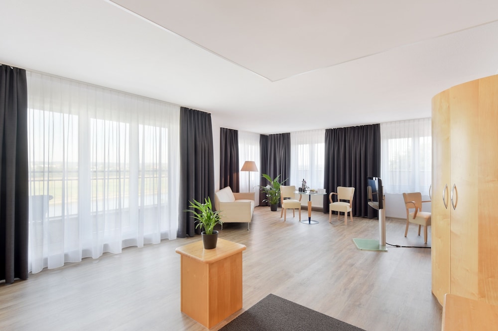 Amedia Dresden Elbpromenade, Trademark Collection by Wyndham 24/36