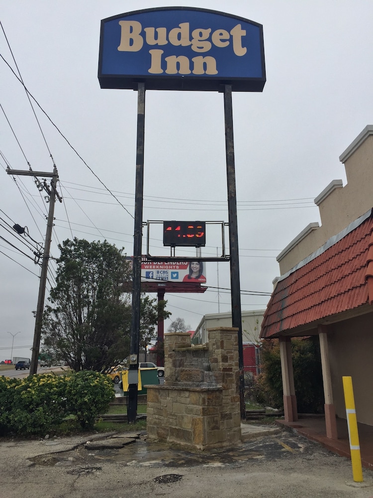 Budget Inn 39/43