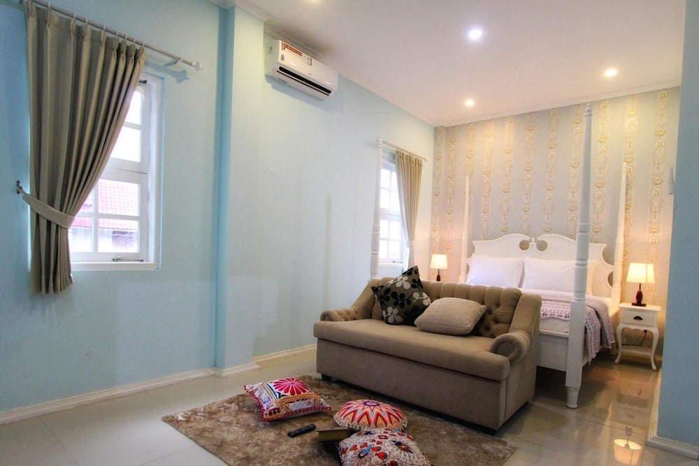Omah Madam Bed & Breakfast 26/44