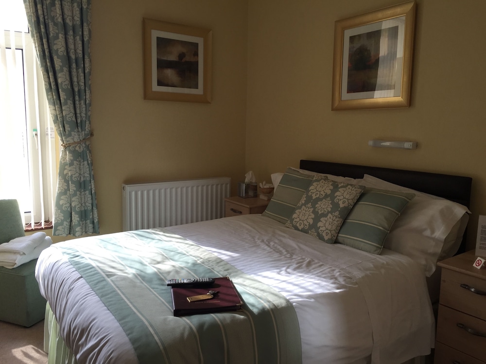 Edgcumbe Guest House 10/32