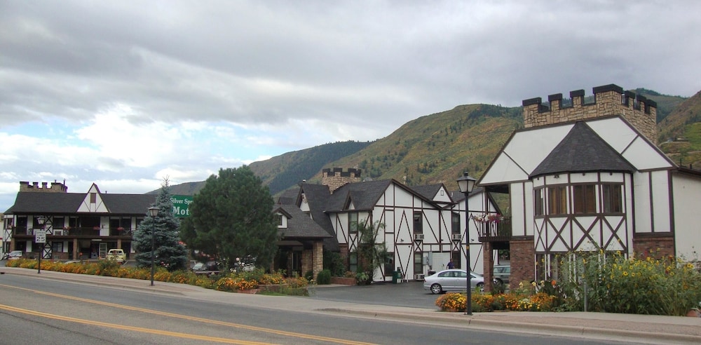 Silver Spruce Inn 39/50