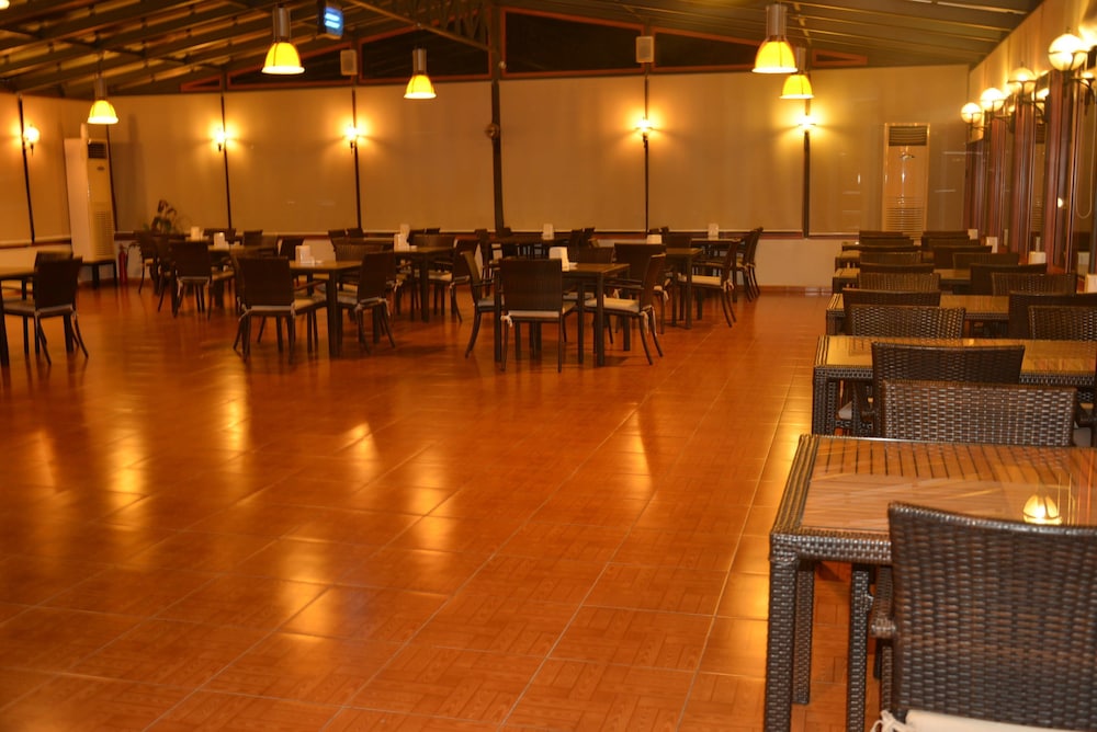 MONTEVERDE HOTEL 34/64