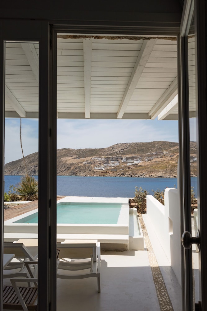 Mykonos Pantheon 24/50