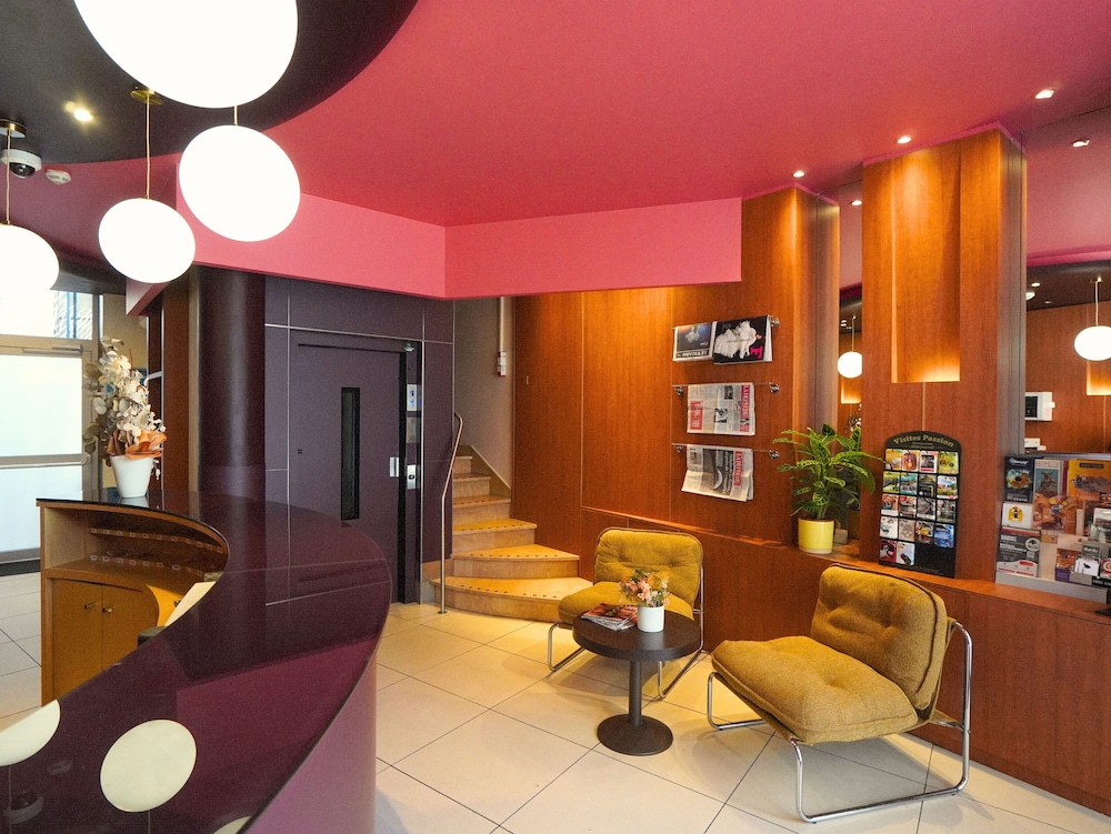 Ours Blanc Place Victor Hugo 49/67