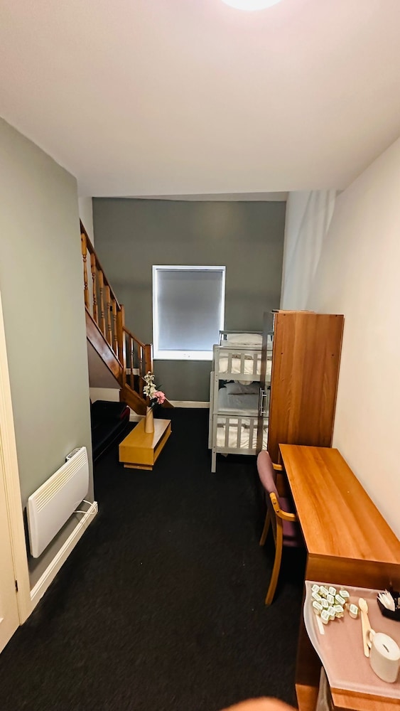 IBI Imperial Salford (ex Trivelles Hotel Manchester - Cross Lane) 55/62