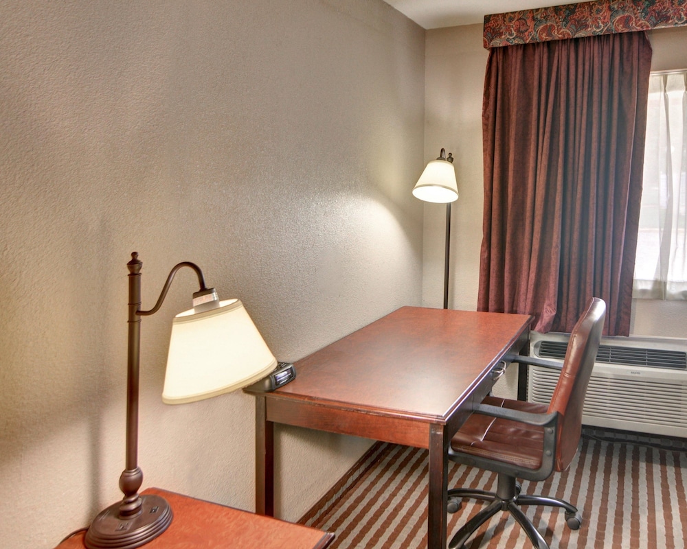 Rodeway Inn Gainesville I-35 15/19