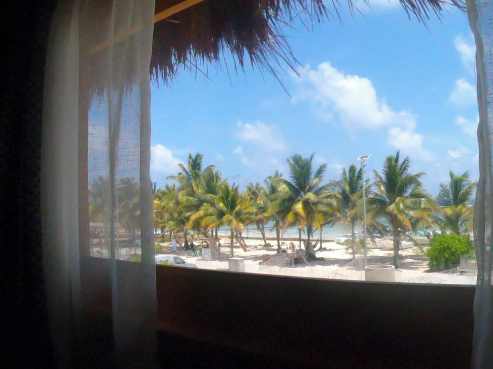 Palmeras de Mahahual Cabanas 32/39