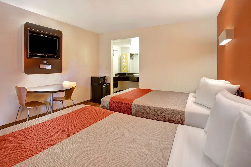 Motel6 Sunnyvale, CA - North 31/60