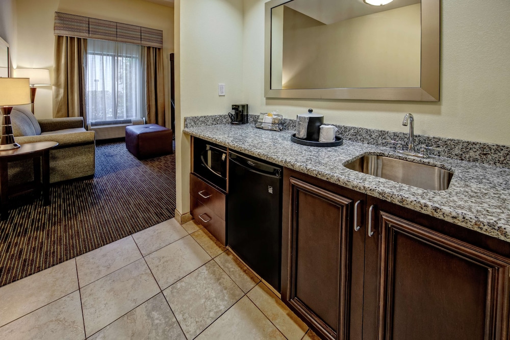 Hampton Inn Suites Birmingham 280 East Eagle Point 52/62