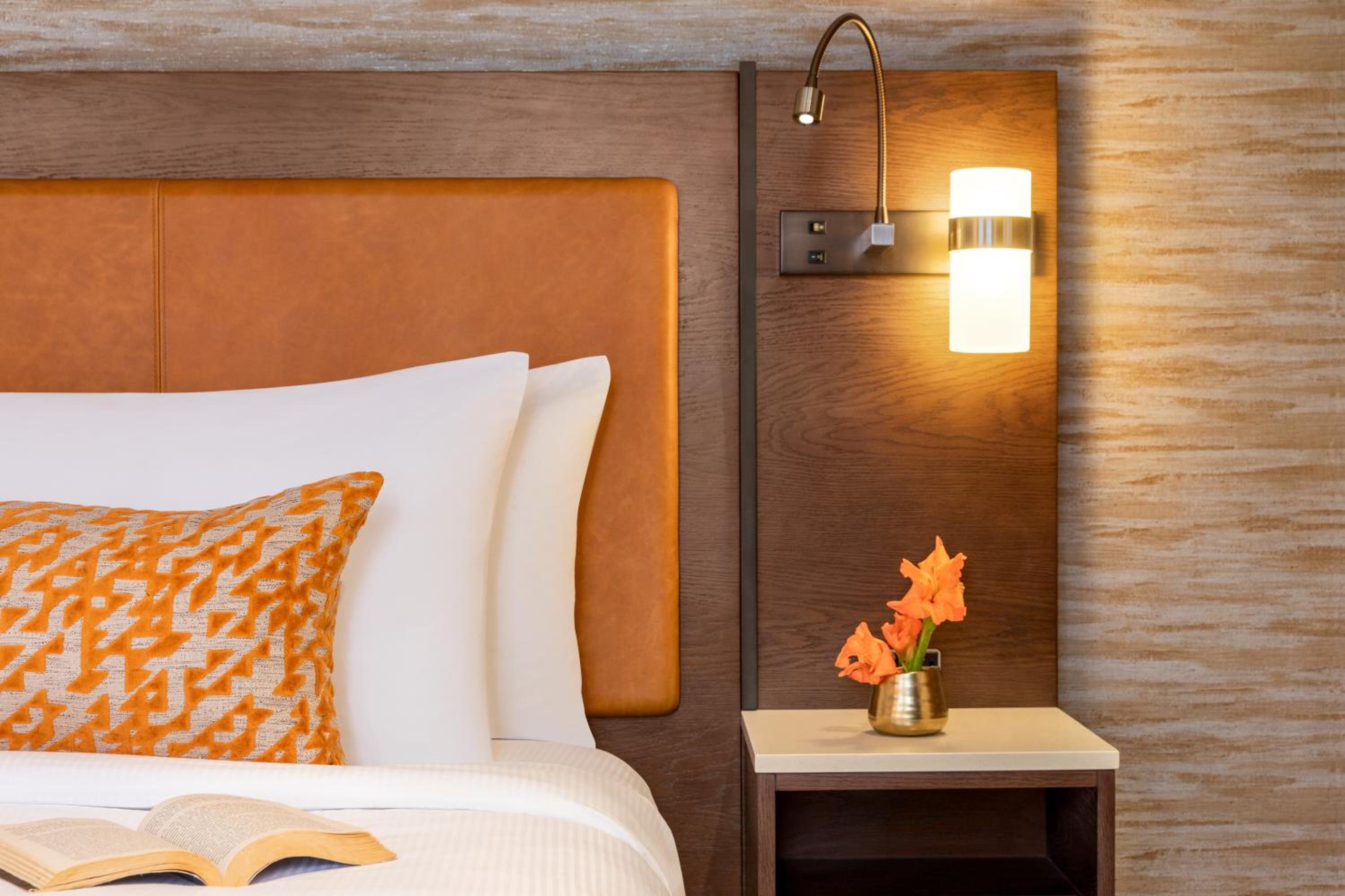 Casitas at the Hoodoo Moab, Curio Collection by Hilton 17/32