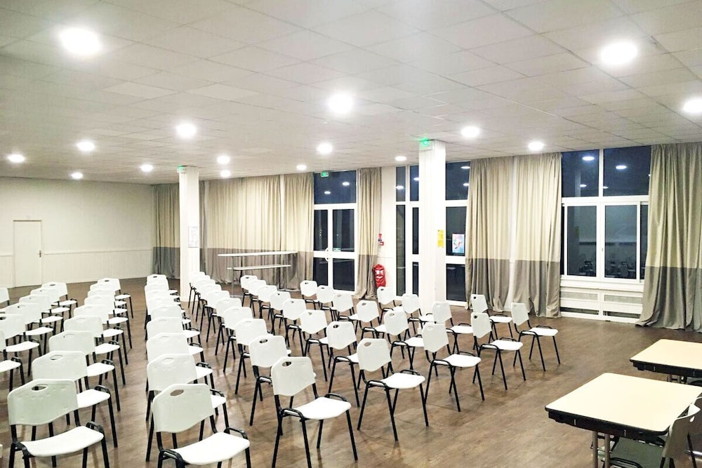 Complexe Hotelier Regain 34/44