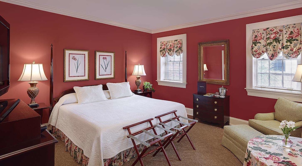 HOUSE, KING BED