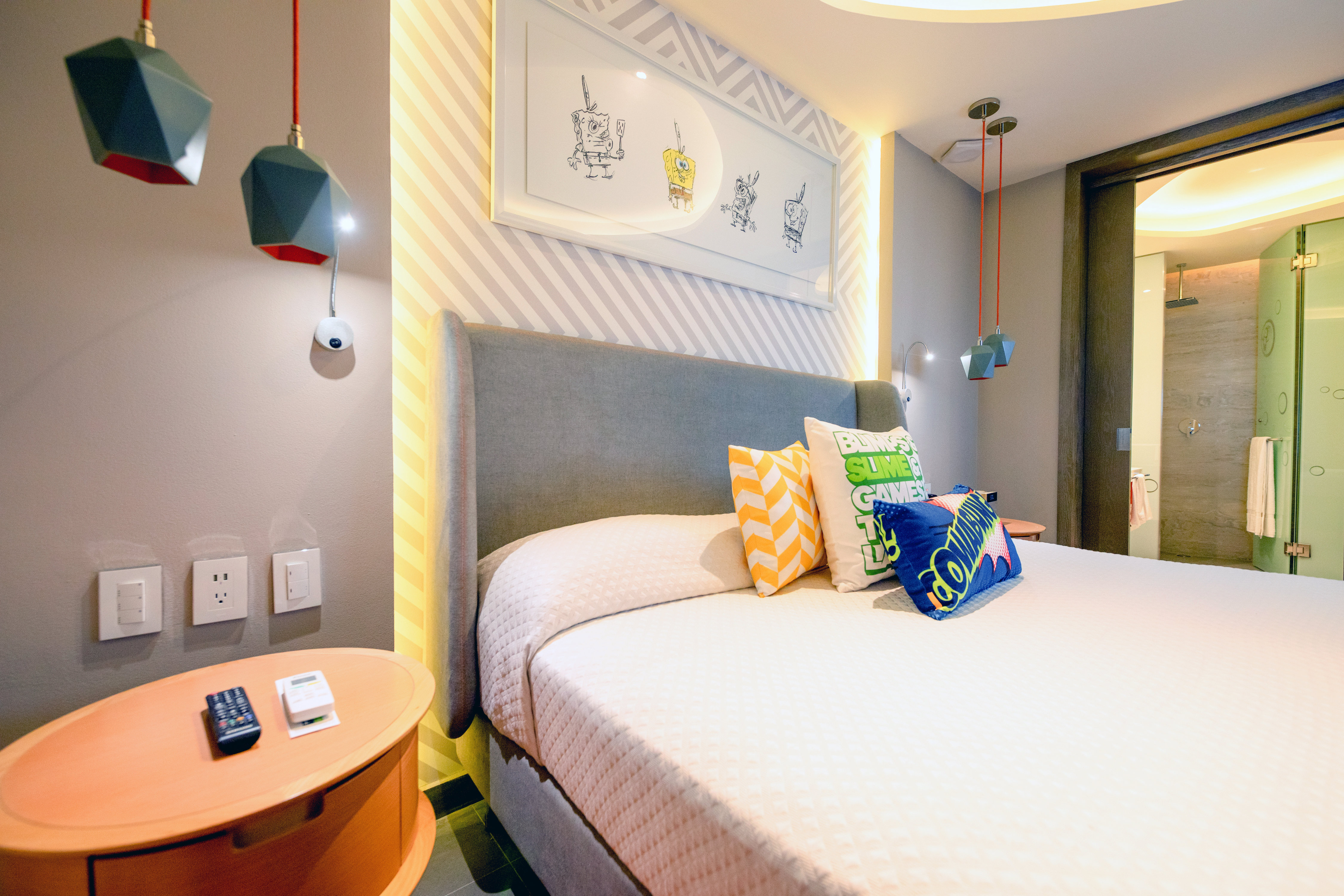 Swim Up, Suite, King Bed, Ocean Front, Pool Deck Level
