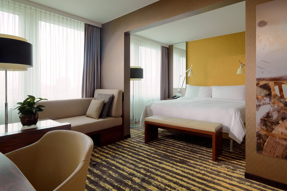Zurich Marriott Hotel 8/76