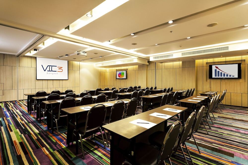 Vic3 Bangkok Hotel 61/74