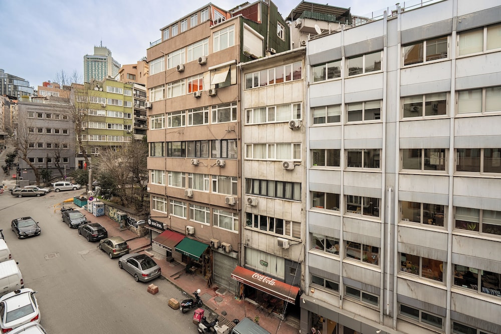 Cihangir Palace Hotel 9/69