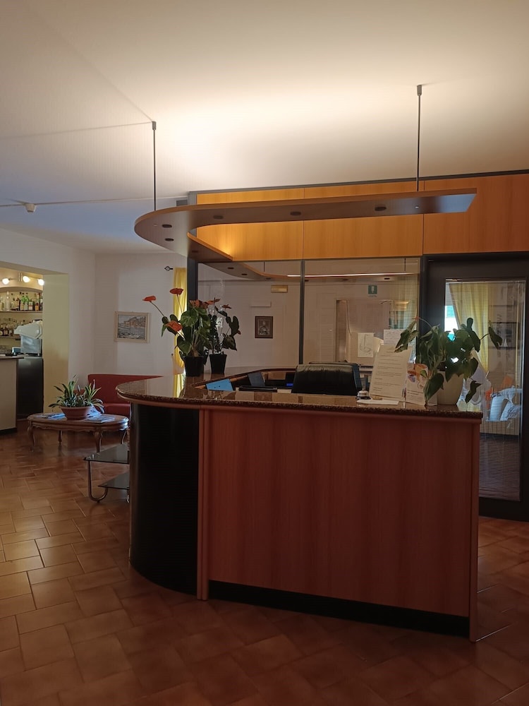 Hotel Garibaldi 7/51
