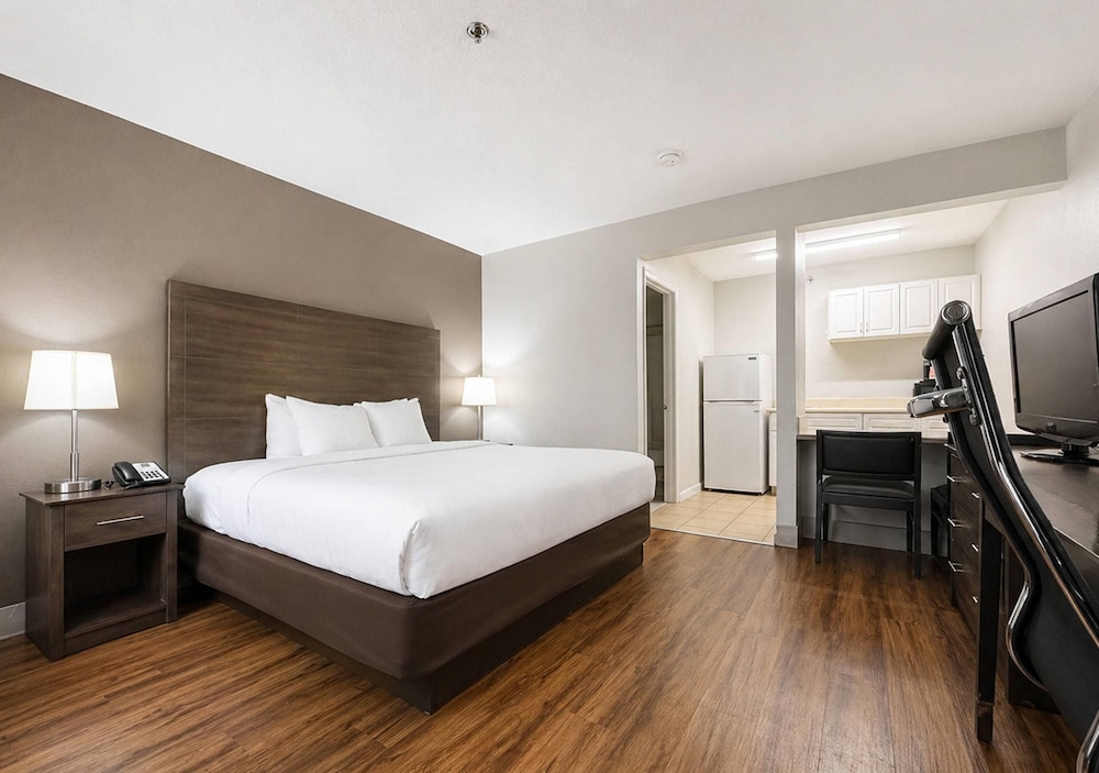 EFFICIENCY, KING BED, SMOKING