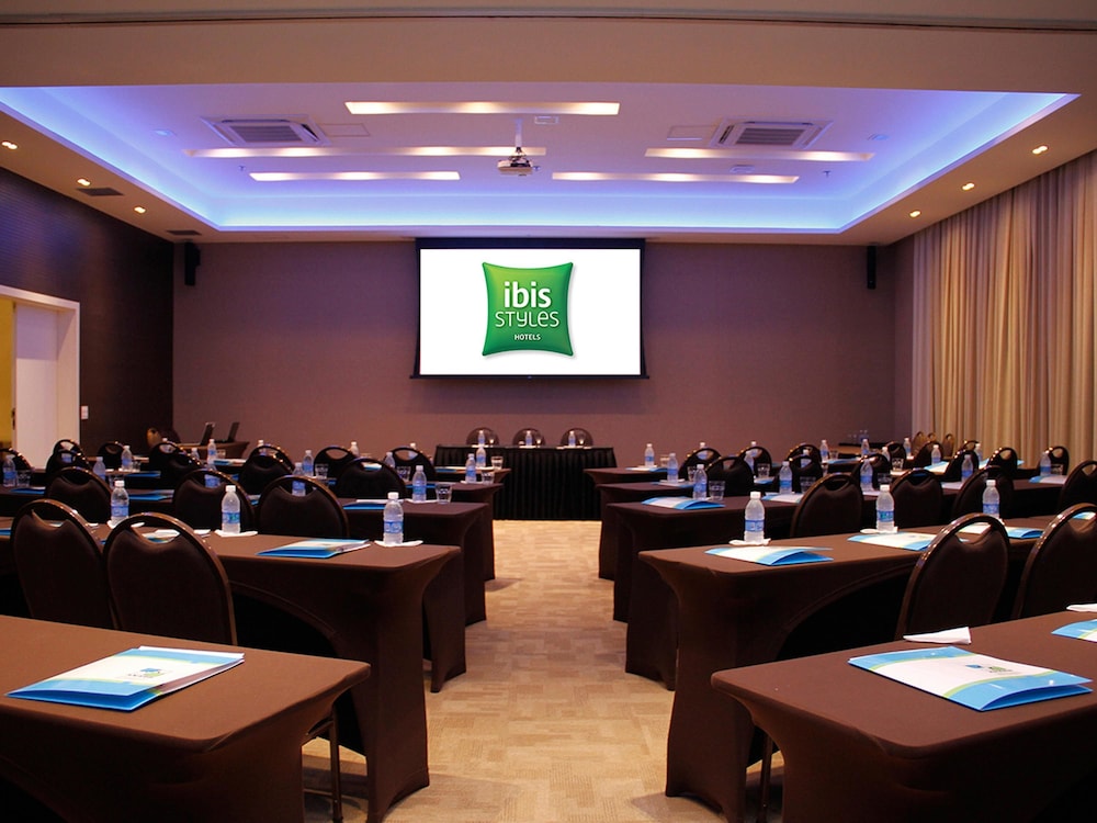 Ibis Styles Brasilia Aeroporto Hotel (ex Base Concept Hotel) 60/69