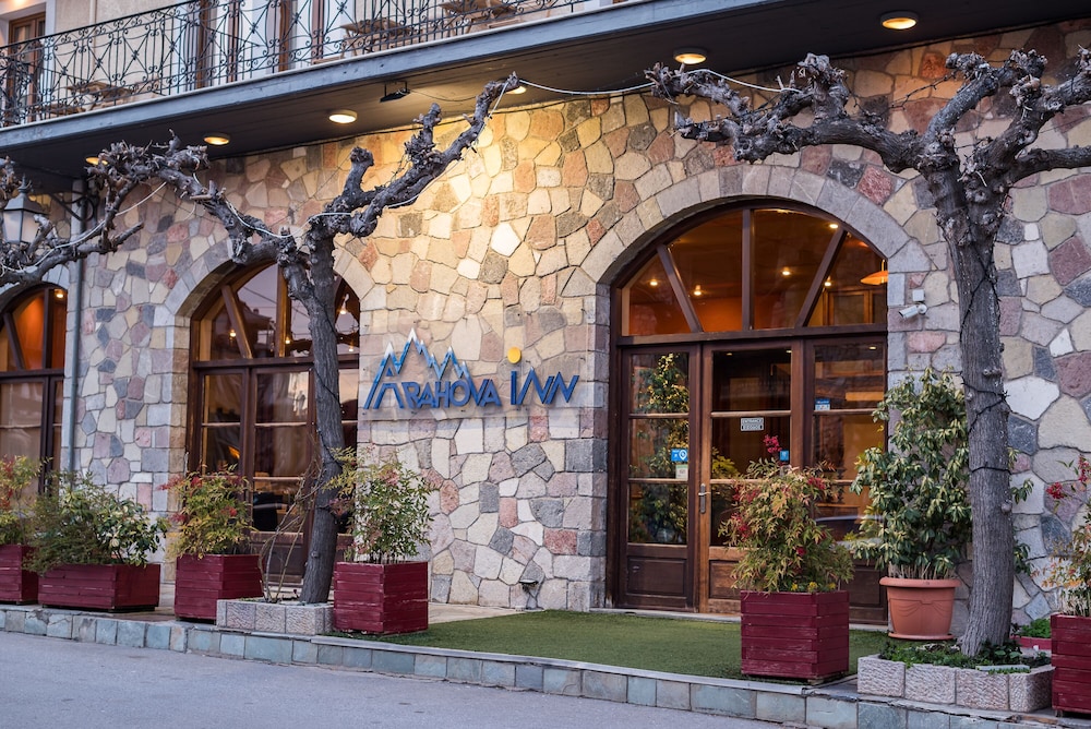 ARAHOVA INN 5/51
