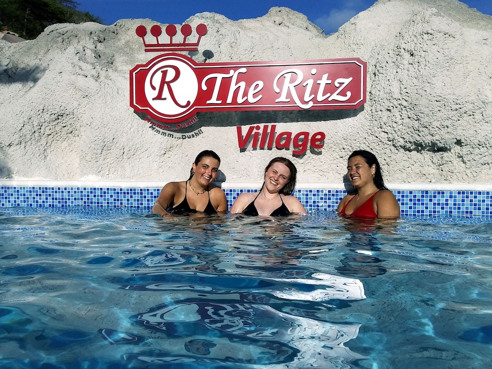 The Ritz Hostel 50/77