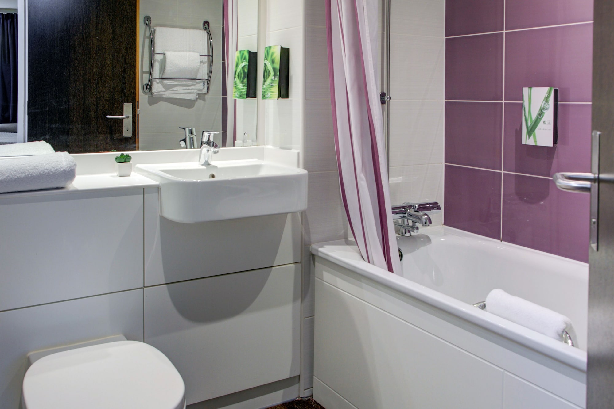 غرفة عائلية بسرير مزدوج مع أريكة، Fortune Huddersfield, Sure Hotel Collection by Best Western 4/4