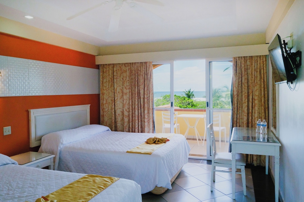 Las Olas Beach Resort 12/50