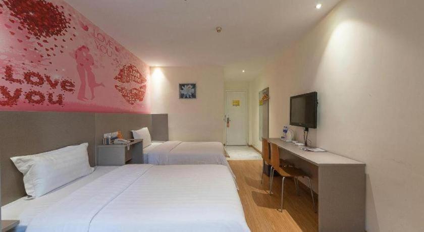 7 Days Inn (Foshan Zumiao Metro Station, Weiguo Road) 23/50