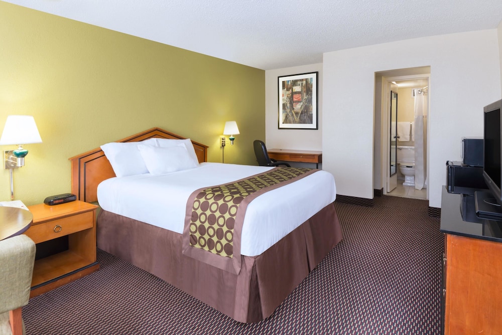 Ramada By Wyndham Pikesville Baltimore North 7/42