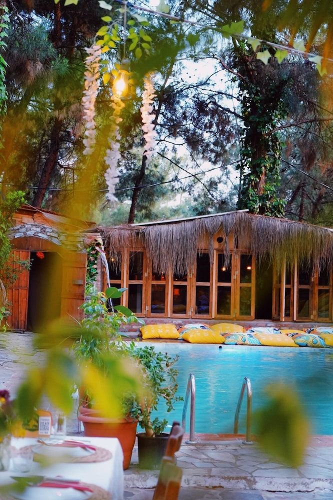 Kayserkaya Cottages & Camping 46/50