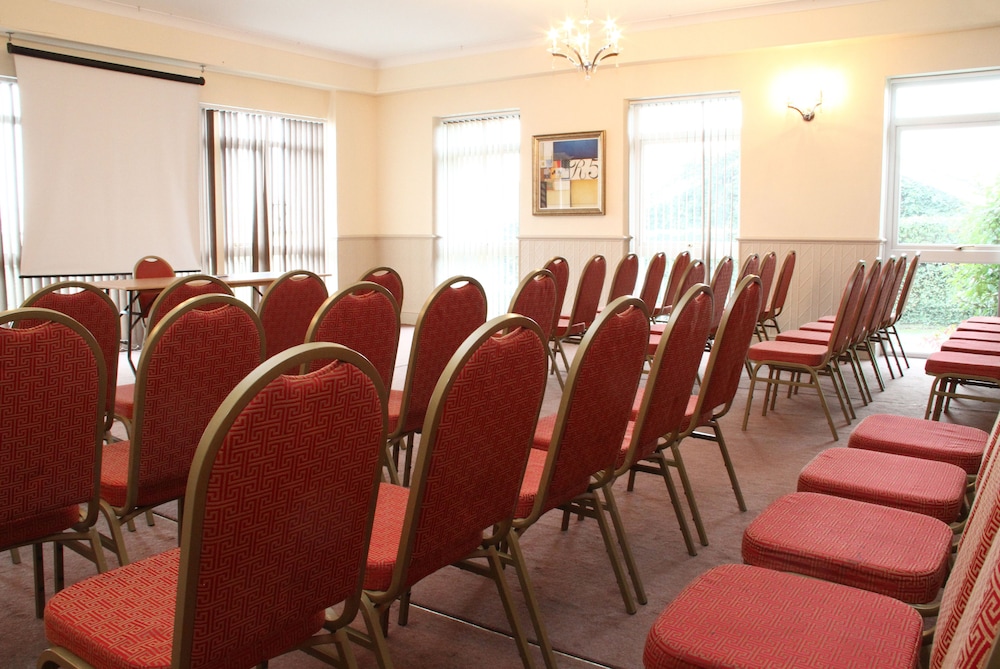 Exeter Court Hotel 51/66