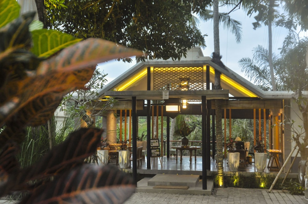 Amora Ubud Boutique Villas photo1