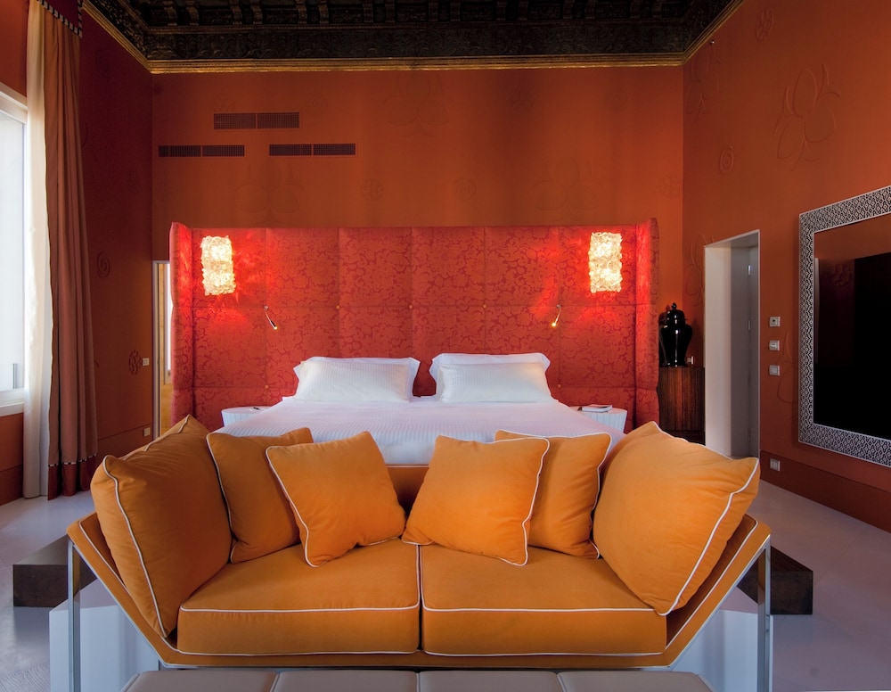 JUNIOR SUITE, DELUXE, GRAND CANAL VIEW, CANAL VIEW, BALCONY