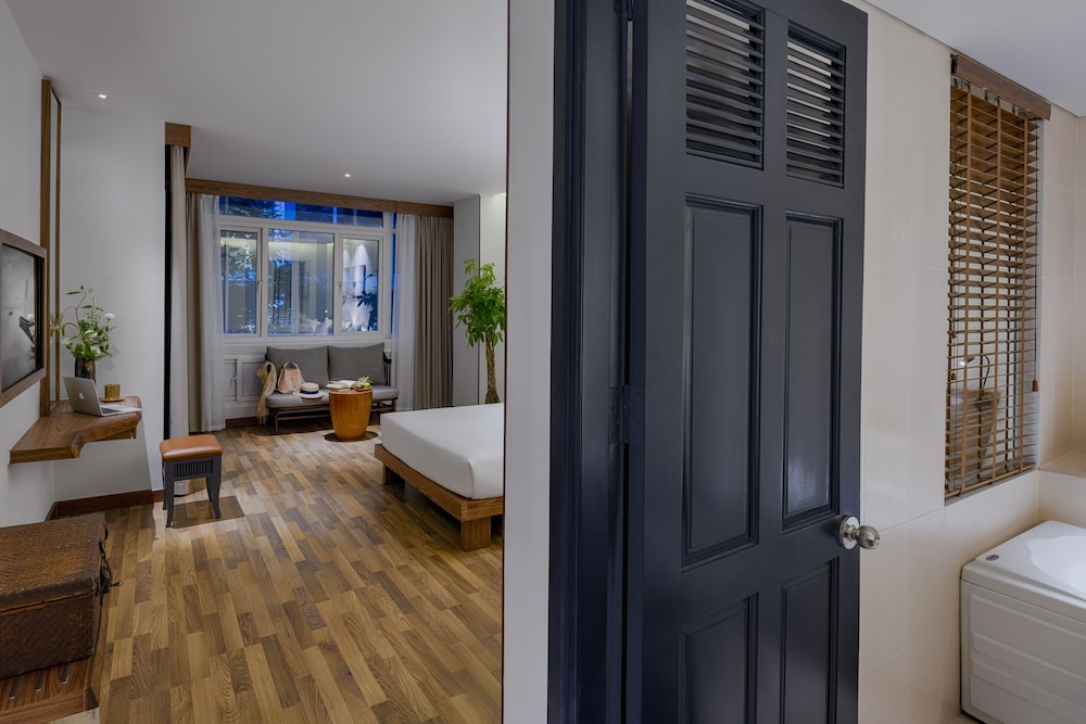 Silverland Min Hotel 32/47