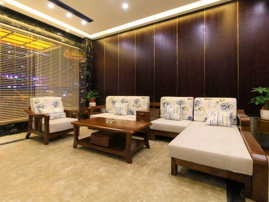 Chonpines Hotel (Yiwu International Trade City) 28/31