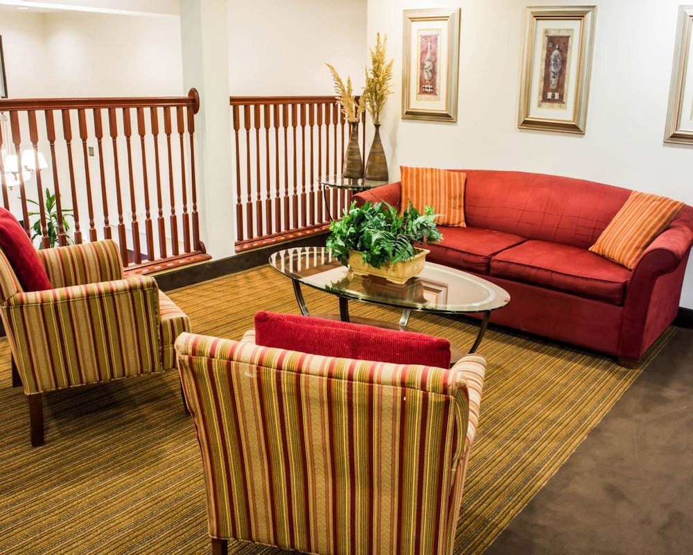 Sleep Inn & Suites Virginia Horse Center 36/53