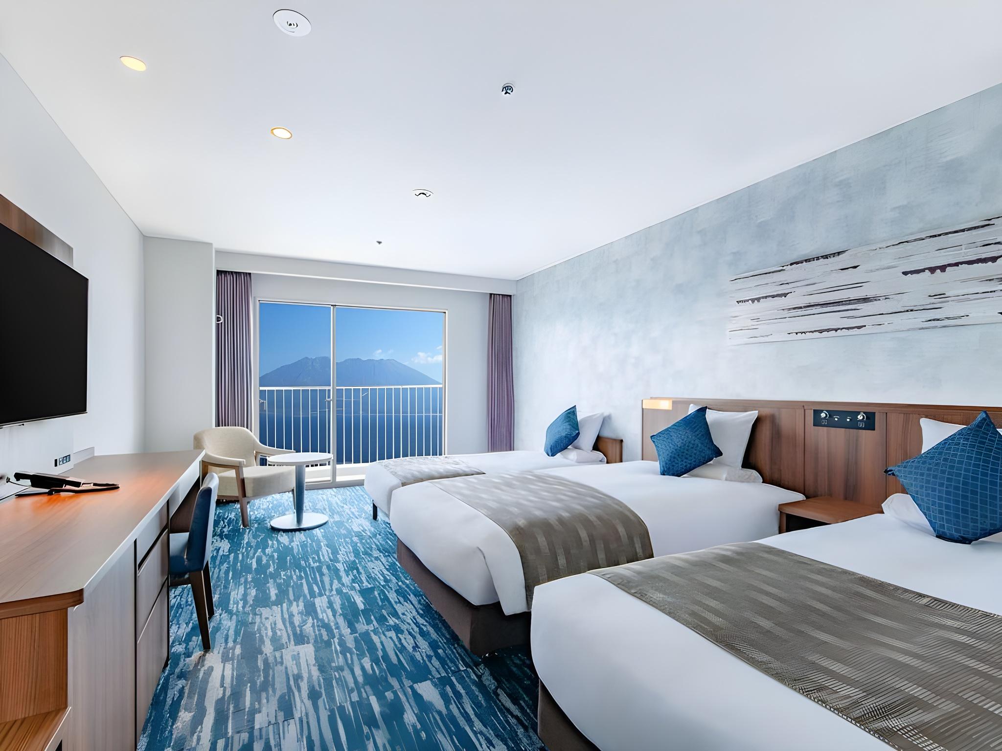 Deluxe, Family, Triple, 2 Double Beds, Khalifa View