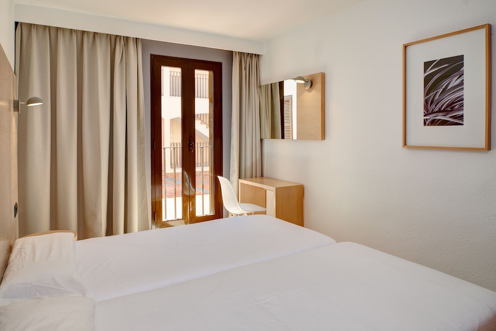 Protur Floriana Resort Aparthotel 6/30