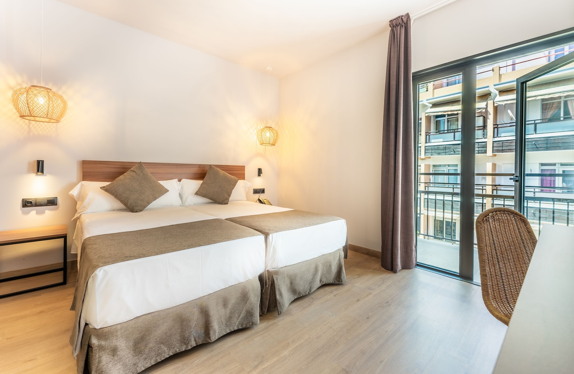 STANDARD, DOUBLE BED, BALCONY