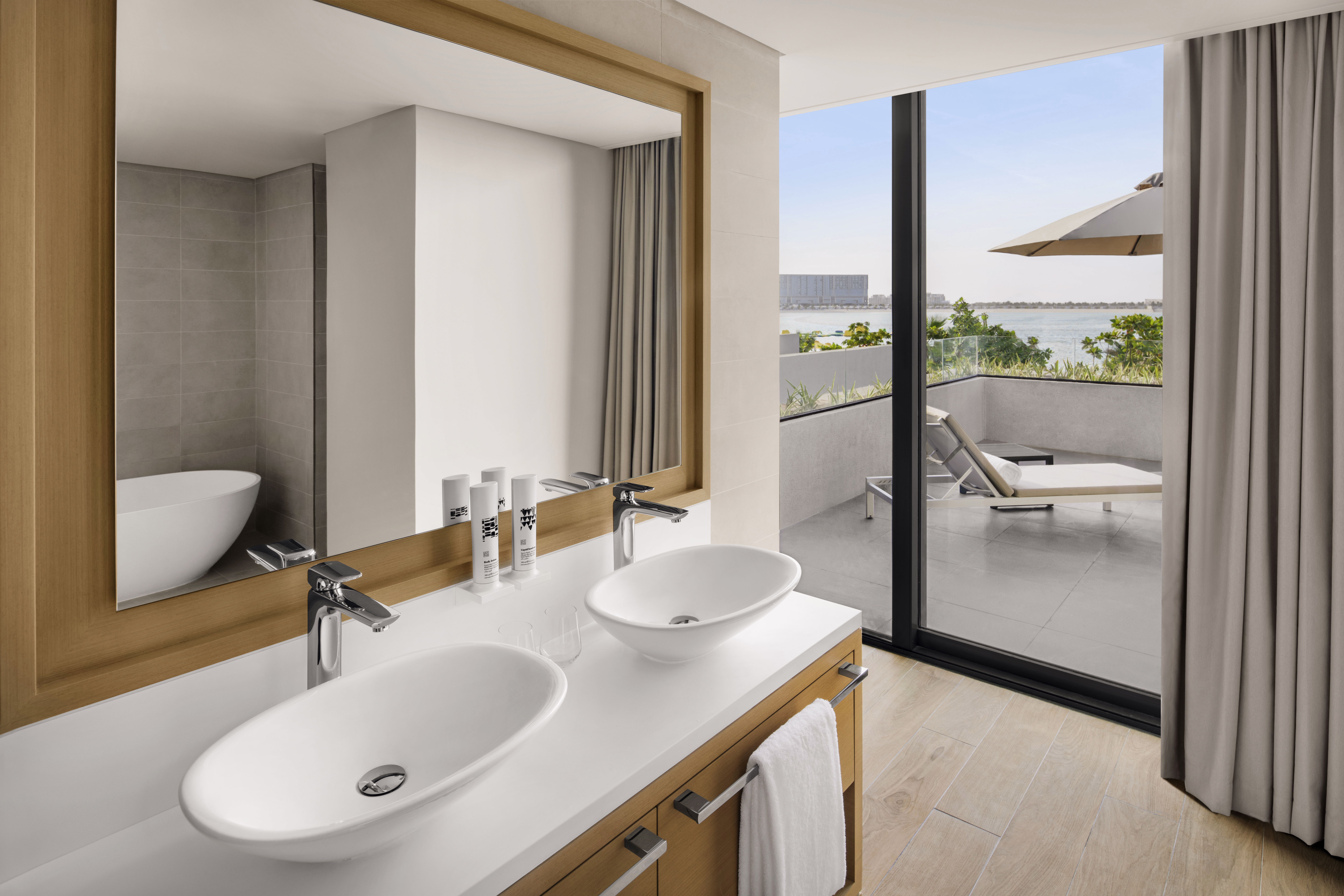 Junior Suite, Beach Front، Movenpick Resort Al Marjan Island 5/5